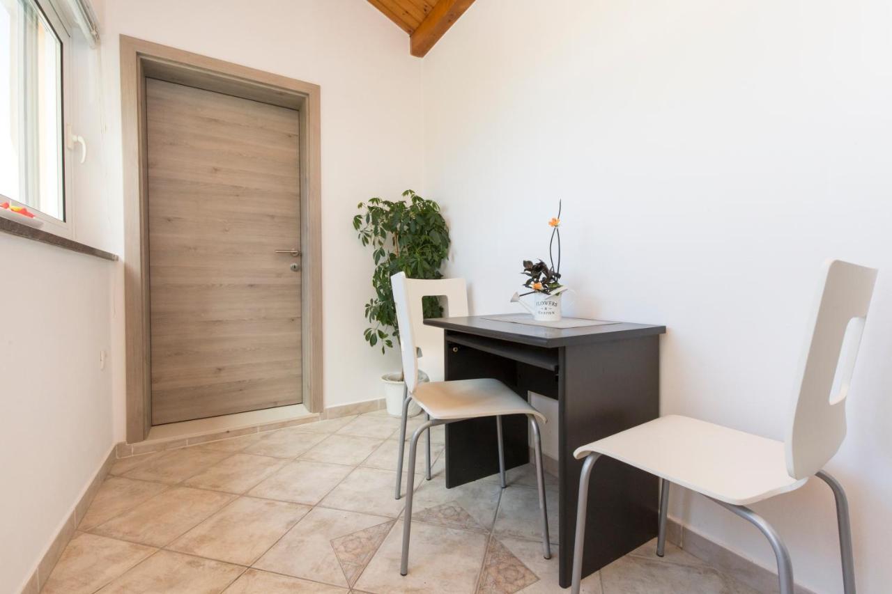 Koromačno Apartment Am מראה חיצוני תמונה